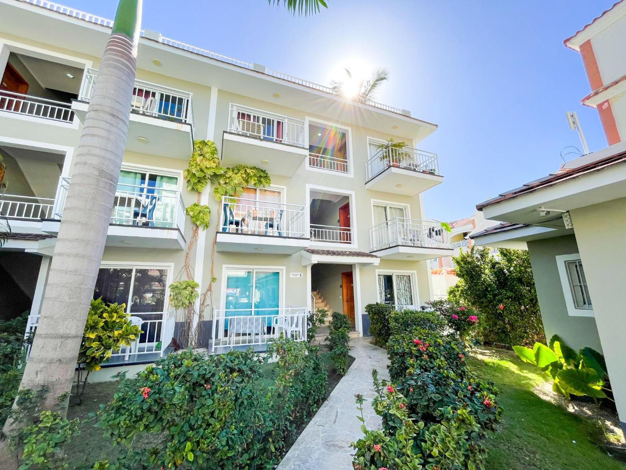 Sol Caribe Del Mar Los Corales Bavaro Studios Suites Beach & Pool بونتا كانا المظهر الخارجي الصورة