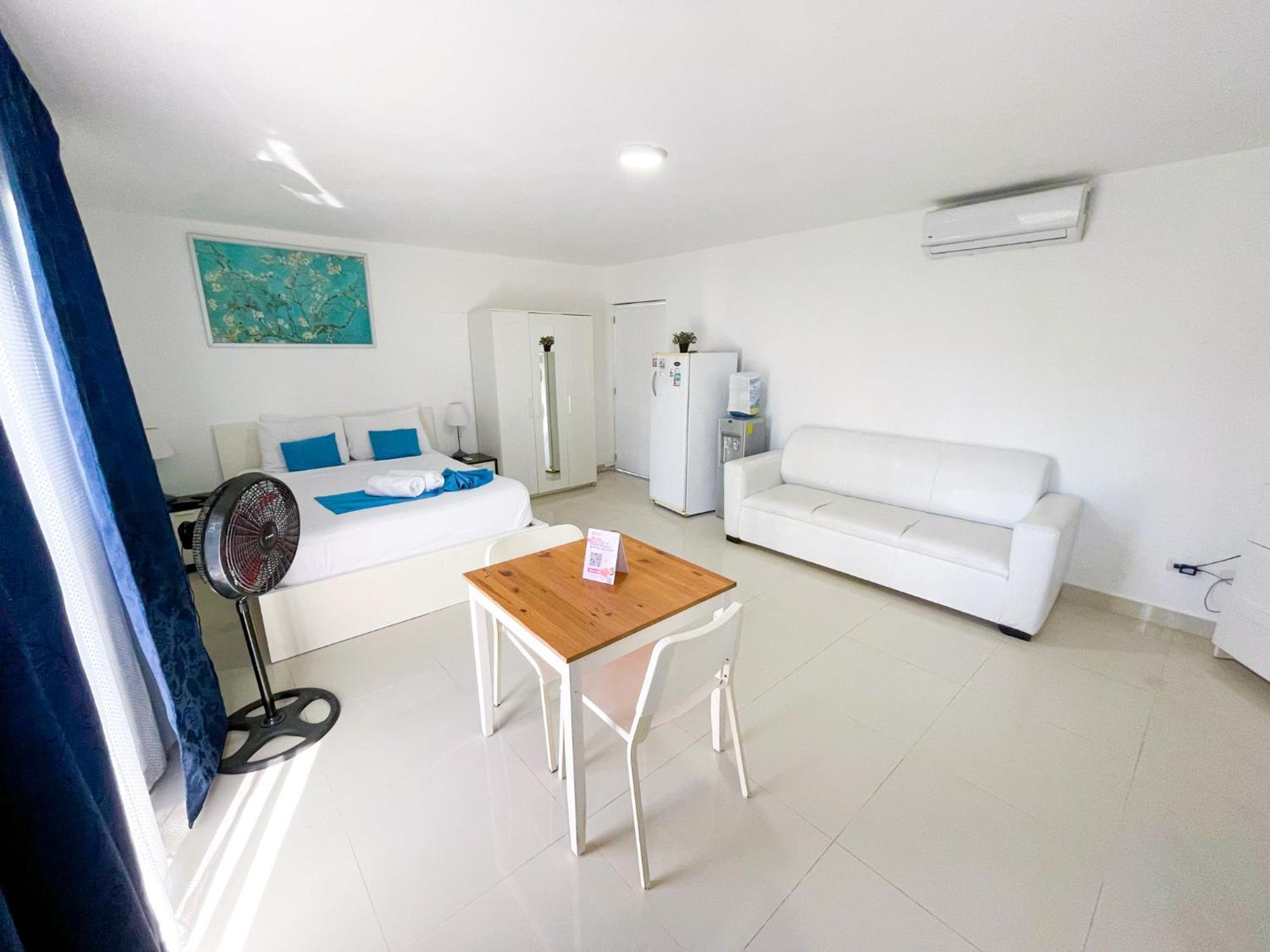 Sol Caribe Del Mar Los Corales Bavaro Studios Suites Beach & Pool بونتا كانا المظهر الخارجي الصورة