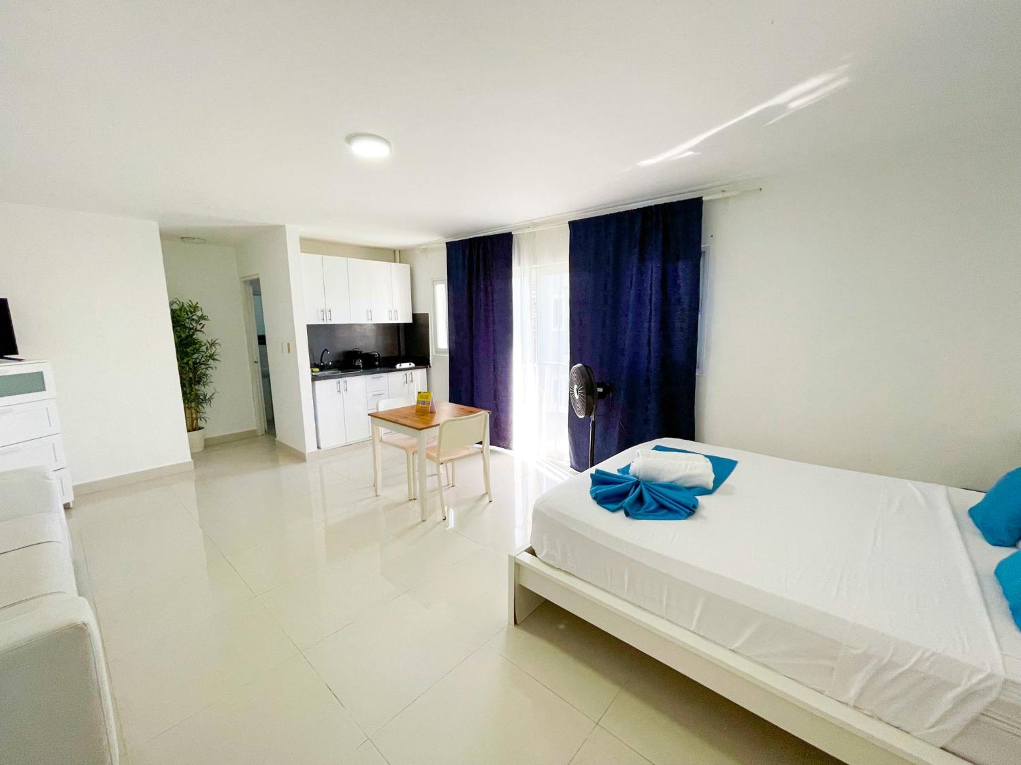Sol Caribe Del Mar Los Corales Bavaro Studios Suites Beach & Pool بونتا كانا المظهر الخارجي الصورة